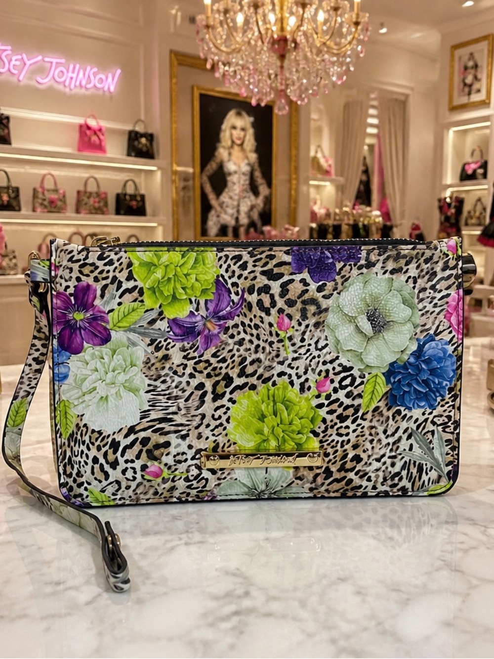 🌻NEW Betsey Johnson floral cheetah animal print wristlet 🌻